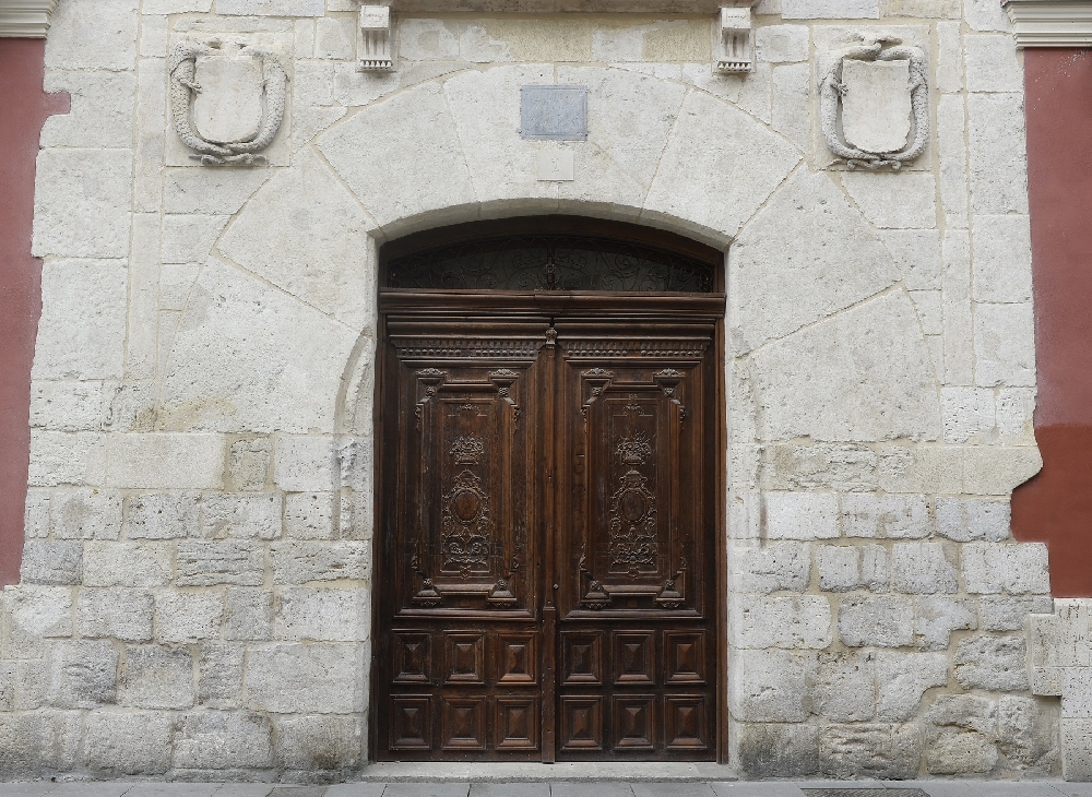 Ejecución y rehabilitación de edificio en casco histórico - c/ Santuario, 2 esq. c/ Enrique IV